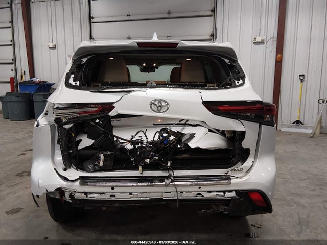 2024 Toyota Highlander Platinum მანქანა იყიდება აუქციონზე, vin: 5TDKDRBH2RS572279, აუქციონის ნომერი: 44420940