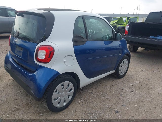 Продаж на аукціоні авто 2017 Smart Fortwo Pure, vin: WMEFJ5DAXHK172447, номер лоту: 44420943