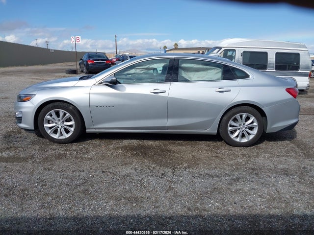 1G1ZD5ST5NF130854 Chevrolet Malibu Fwd Lt