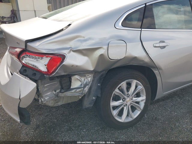 1G1ZD5ST5NF130854 Chevrolet Malibu Fwd Lt