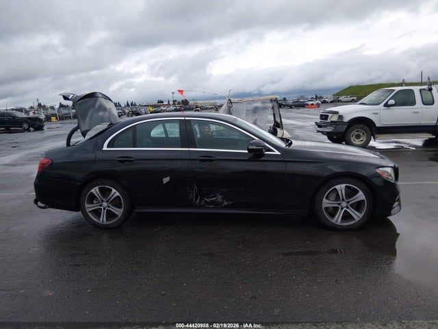 WDDZF4KBXHA121691 Mercedes-Benz E 300 4matic