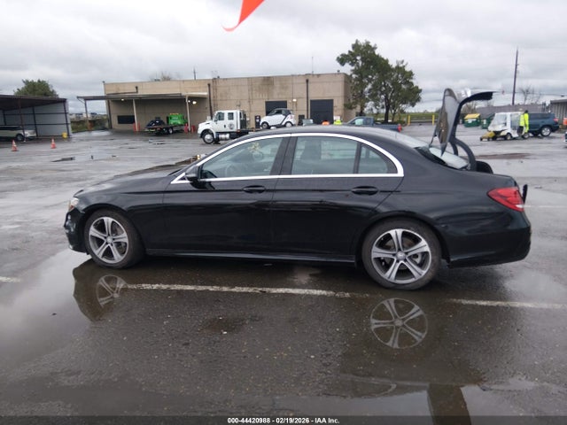 WDDZF4KBXHA121691 Mercedes-Benz E 300 4matic