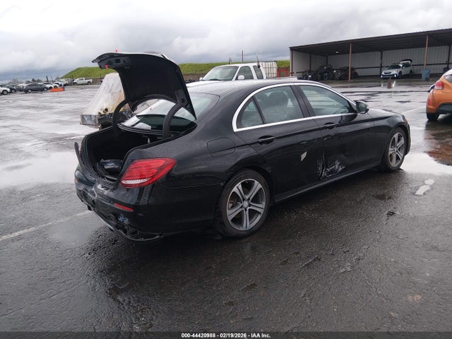 WDDZF4KBXHA121691 Mercedes-Benz E 300 4matic