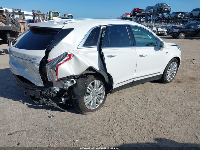 2019 CADILLAC XT5 1GYKNERS0KZ167155 Photo 3