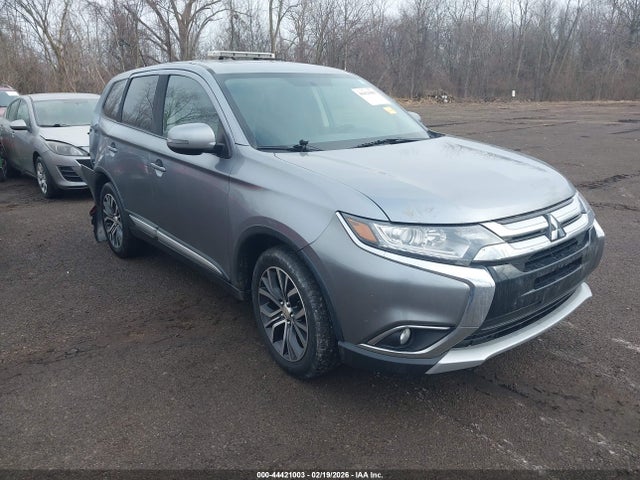 2018 MITSUBISHI OUTLANDER JA4AZ3A3XJZ053588 Photo 0