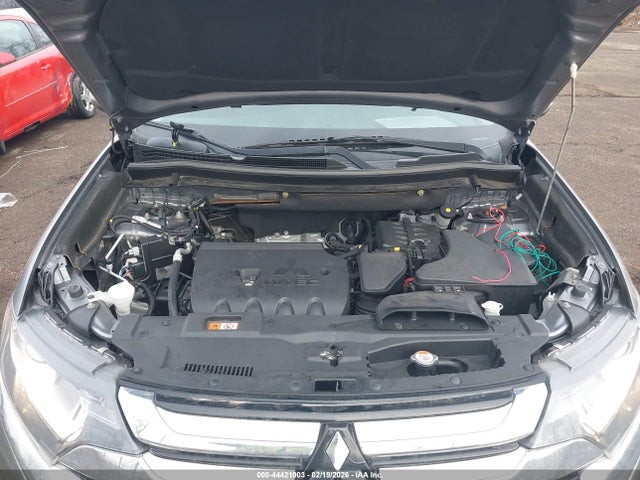 2018 MITSUBISHI OUTLANDER JA4AZ3A3XJZ053588 Photo 9