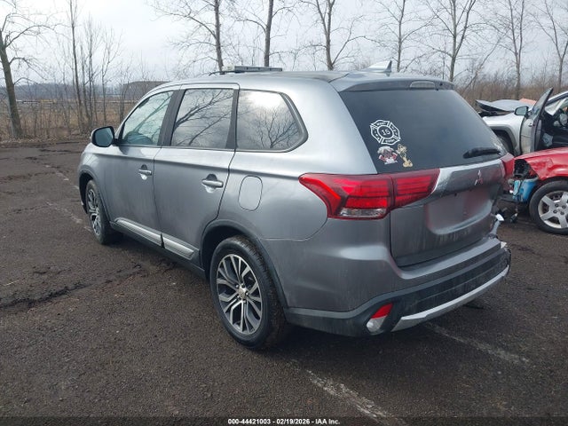 2018 MITSUBISHI OUTLANDER JA4AZ3A3XJZ053588 Photo 2