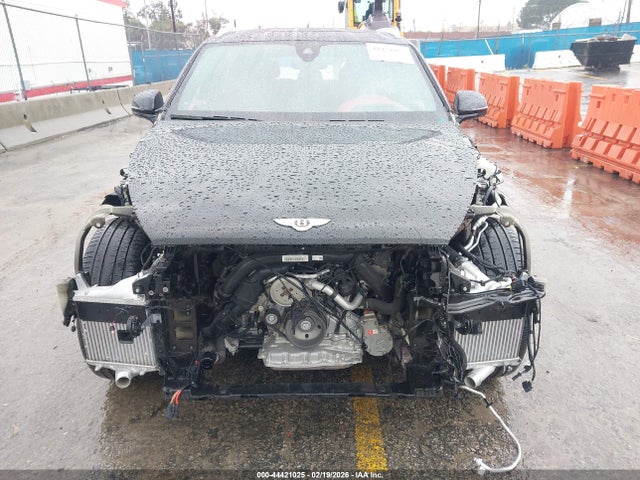 SJAA72ZV2RC024999 Bentley Bentayga Hybrid A/azure/s