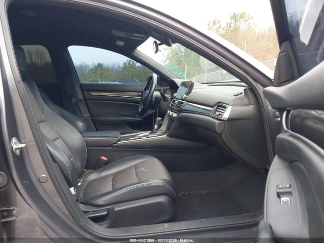 1HGCV1F3XJA098005 Honda Accord Sport