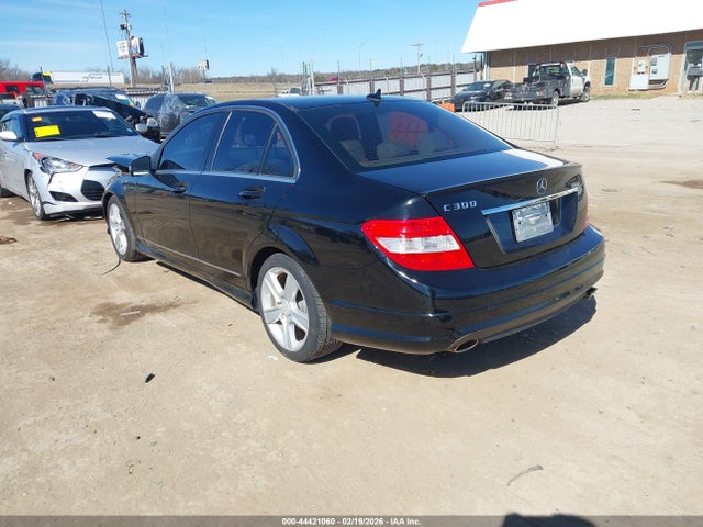 44421060 :رقم المزاد ، WDDGF5EB7AR091873 vin ، 2010 Mercedes-benz C 300 Sport مزاد بيع