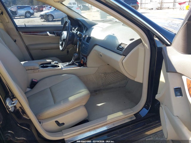 44421060 :رقم المزاد ، WDDGF5EB7AR091873 vin ، 2010 Mercedes-benz C 300 Sport مزاد بيع
