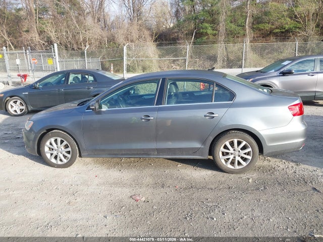 44421079 :رقم المزاد ، 3VWD17AJ0EM314344 vin ، 2014 Volkswagen Jetta 1.8t Se مزاد بيع
