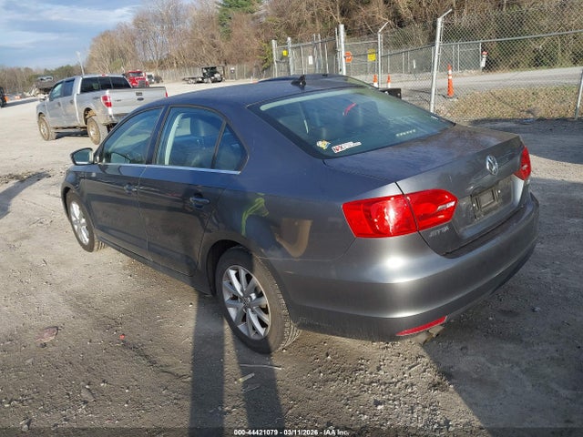 44421079 :رقم المزاد ، 3VWD17AJ0EM314344 vin ، 2014 Volkswagen Jetta 1.8t Se مزاد بيع