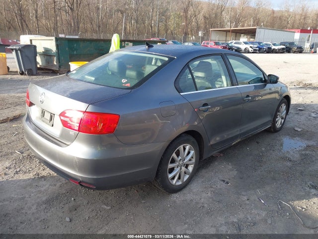 44421079 :رقم المزاد ، 3VWD17AJ0EM314344 vin ، 2014 Volkswagen Jetta 1.8t Se مزاد بيع