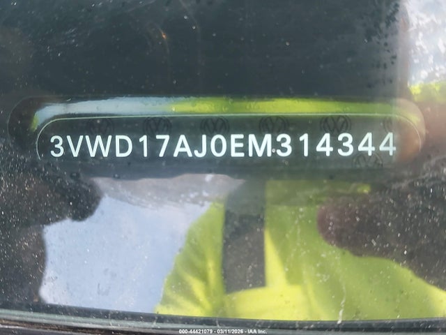 44421079 :رقم المزاد ، 3VWD17AJ0EM314344 vin ، 2014 Volkswagen Jetta 1.8t Se مزاد بيع