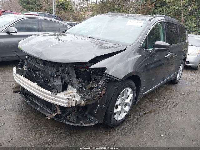 Aukcja sprzedaży 2017 Chrysler Pacifica Touring-l, vin: 2C4RC1BG2HR702577, numer aukcji: 44421170