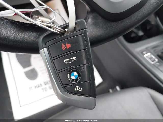 2021 BMW X1 WBXJG9C05M5T77726 Photo 10