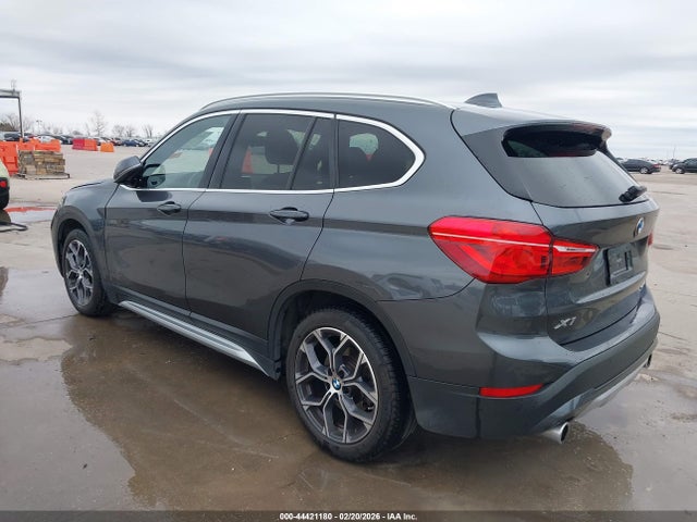 2021 BMW X1 WBXJG9C05M5T77726 Photo 2