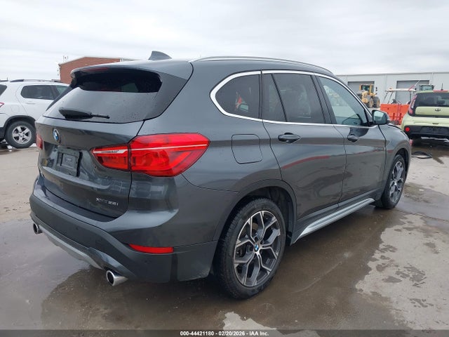 2021 BMW X1 WBXJG9C05M5T77726 Photo 3