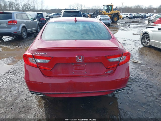44421247 :رقم المزاد ، 1HGCV2F32JA019576 vin ، 2018 Honda Accord Sport 2.0t مزاد بيع