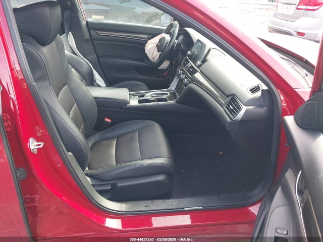 44421247 :رقم المزاد ، 1HGCV2F32JA019576 vin ، 2018 Honda Accord Sport 2.0t مزاد بيع