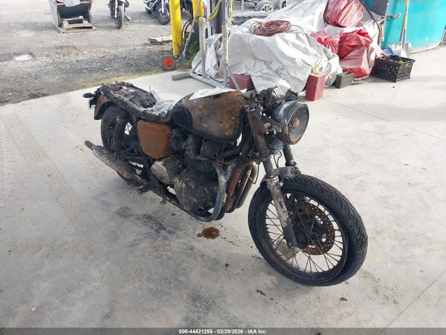 44421258 :رقم المزاد ، SMT900HN11J128297 vin ، 2001 Triumph Motorcycle Bonneville مزاد بيع