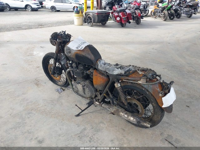 44421258 :رقم المزاد ، SMT900HN11J128297 vin ، 2001 Triumph Motorcycle Bonneville مزاد بيع