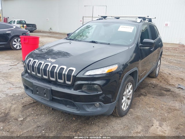 1C4PJLCS2GW230429 Jeep Cherokee Latitude