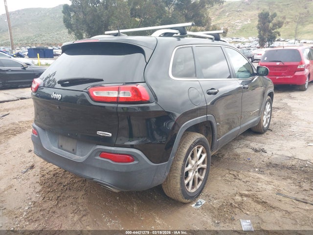 1C4PJLCS2GW230429 Jeep Cherokee Latitude