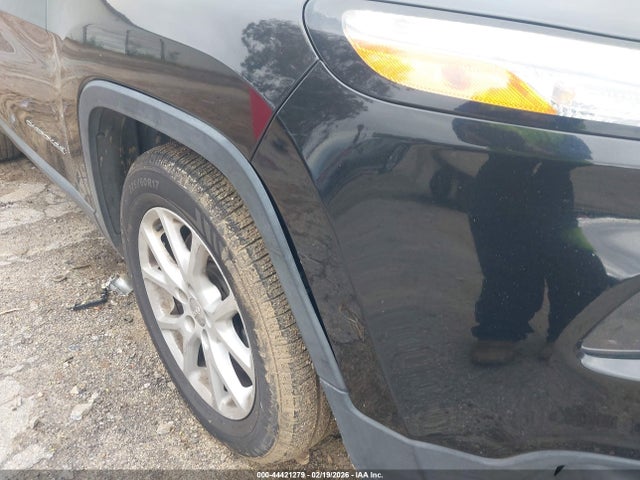 1C4PJLCS2GW230429 Jeep Cherokee Latitude