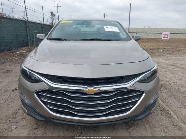 1G1ZD5ST7SF150096 Chevrolet Malibu Fwd 1lt