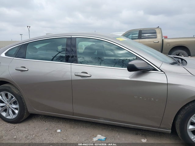 1G1ZD5ST7SF150096 Chevrolet Malibu Fwd 1lt