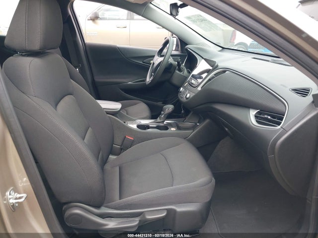 1G1ZD5ST7SF150096 Chevrolet Malibu Fwd 1lt