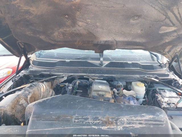3C6UR5TL9KG530242 RAM 2500 Limited 4x4 6&#039;4 Box