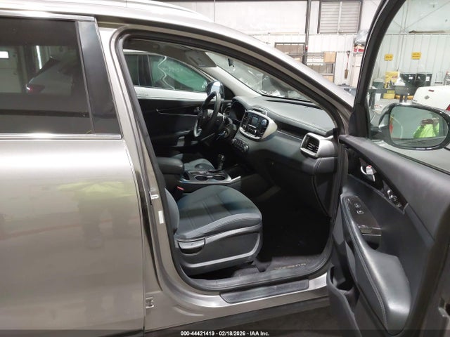 5XYPGDA55GG172136 KIA Sorento 3.3l Lx