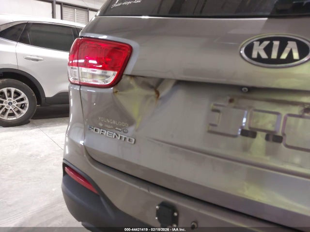 5XYPGDA55GG172136 KIA Sorento 3.3l Lx