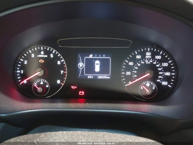 5XYPGDA55GG172136 KIA Sorento 3.3l Lx