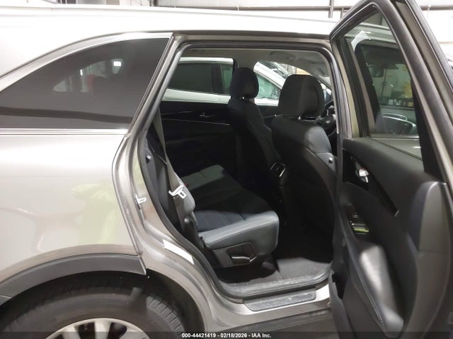 5XYPGDA55GG172136 KIA Sorento 3.3l Lx