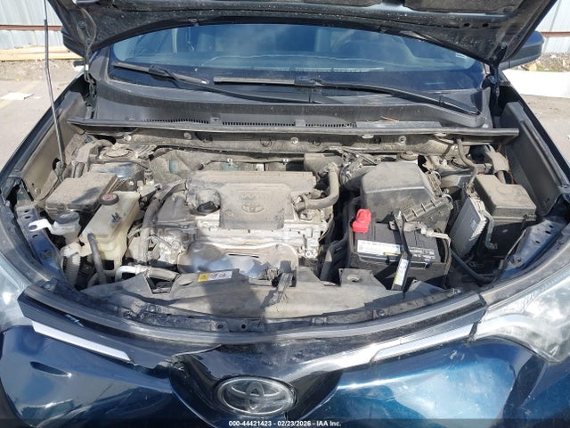 JTMBFREV0HJ708156 Toyota RAV4 LE