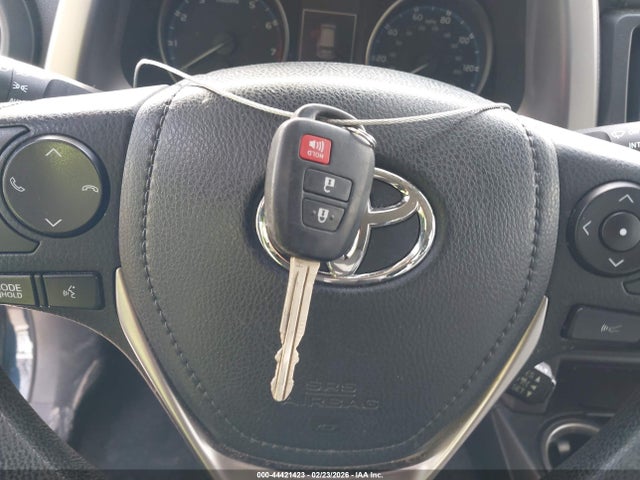 JTMBFREV0HJ708156 Toyota RAV4 LE