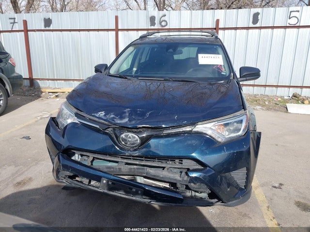 JTMBFREV0HJ708156 Toyota RAV4 LE