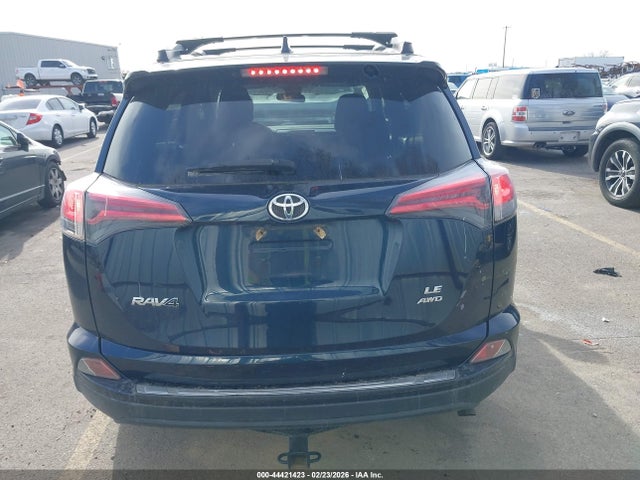 JTMBFREV0HJ708156 Toyota RAV4 LE