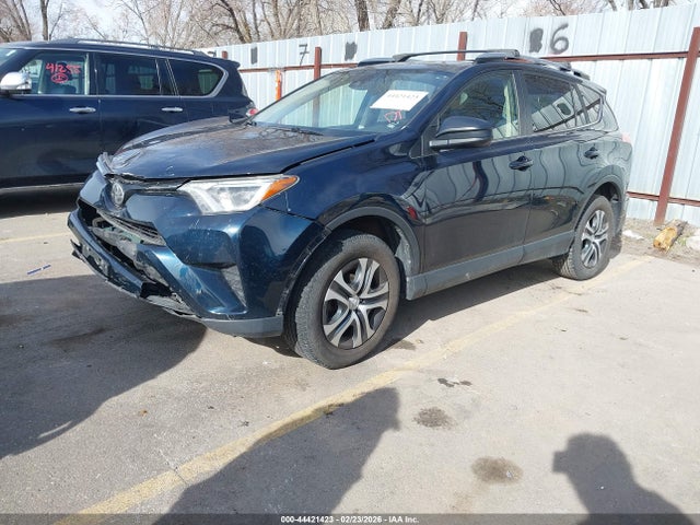 JTMBFREV0HJ708156 Toyota RAV4 LE