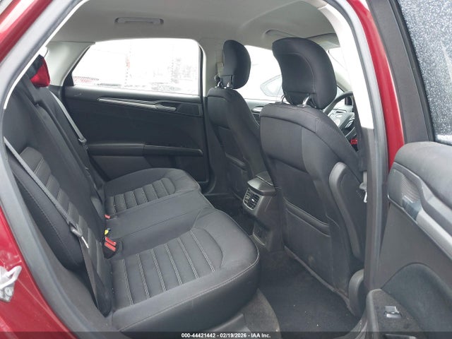 3FA6P0H78FR105665 Ford FUSION SE