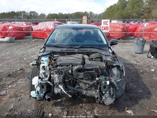 44421450 :رقم المزاد ، 3VWL17AJ0HM390985 vin ، 2017 Volkswagen Jetta مزاد بيع