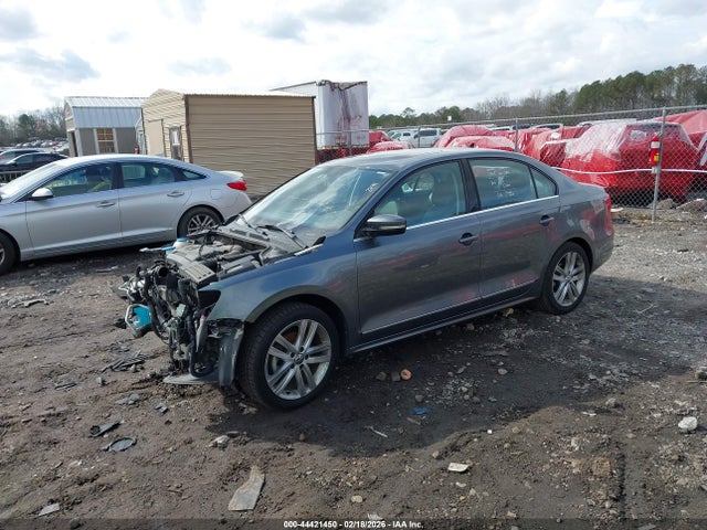 44421450 :رقم المزاد ، 3VWL17AJ0HM390985 vin ، 2017 Volkswagen Jetta مزاد بيع