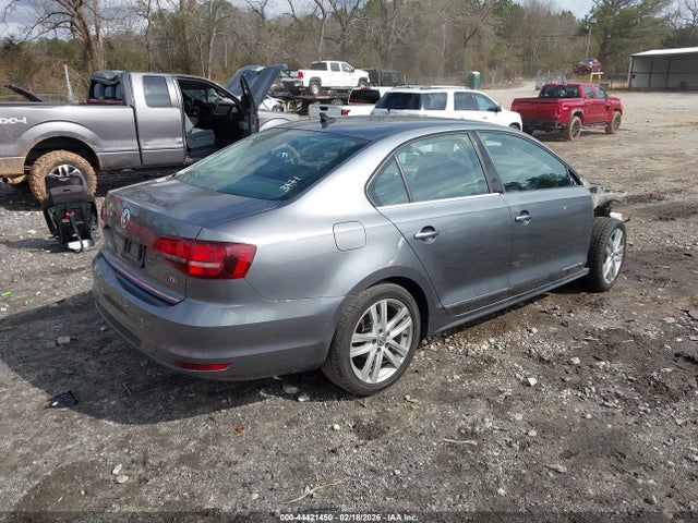 44421450 :رقم المزاد ، 3VWL17AJ0HM390985 vin ، 2017 Volkswagen Jetta مزاد بيع