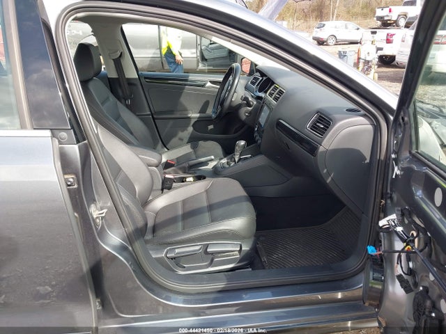 44421450 :رقم المزاد ، 3VWL17AJ0HM390985 vin ، 2017 Volkswagen Jetta مزاد بيع