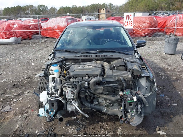 44421450 :رقم المزاد ، 3VWL17AJ0HM390985 vin ، 2017 Volkswagen Jetta مزاد بيع