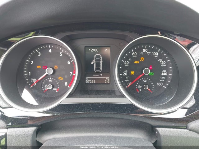 44421450 :رقم المزاد ، 3VWL17AJ0HM390985 vin ، 2017 Volkswagen Jetta مزاد بيع
